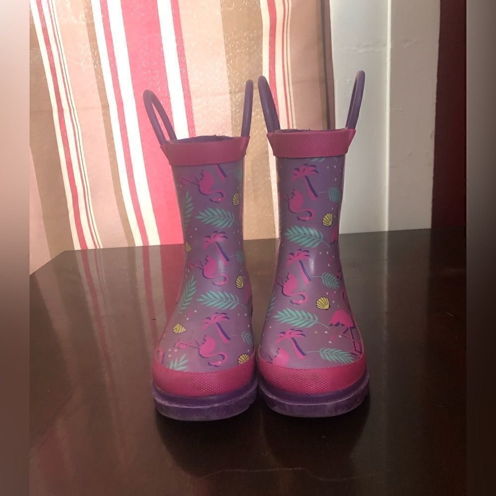 Lily & Dan girls rain boots. Size 5/6. Purple with pink flamingos.